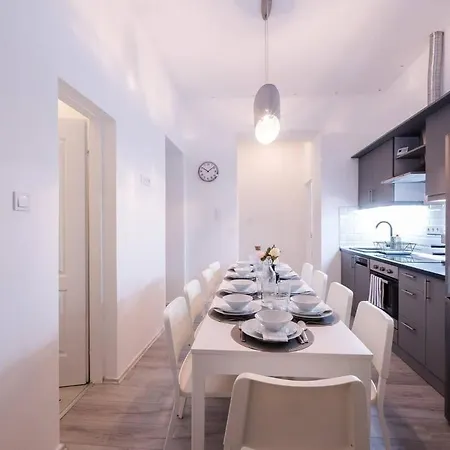 Brand New And Modern Apartamento Budapest