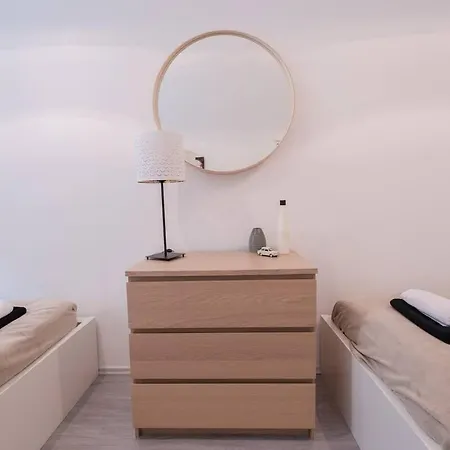 Brand New And Modern דירה *