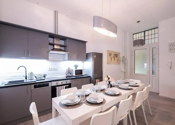 Brand New And Modern Budapesta