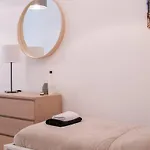 Brand New And Modern 아파트