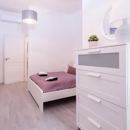 Brand New And Modern * Budapešť